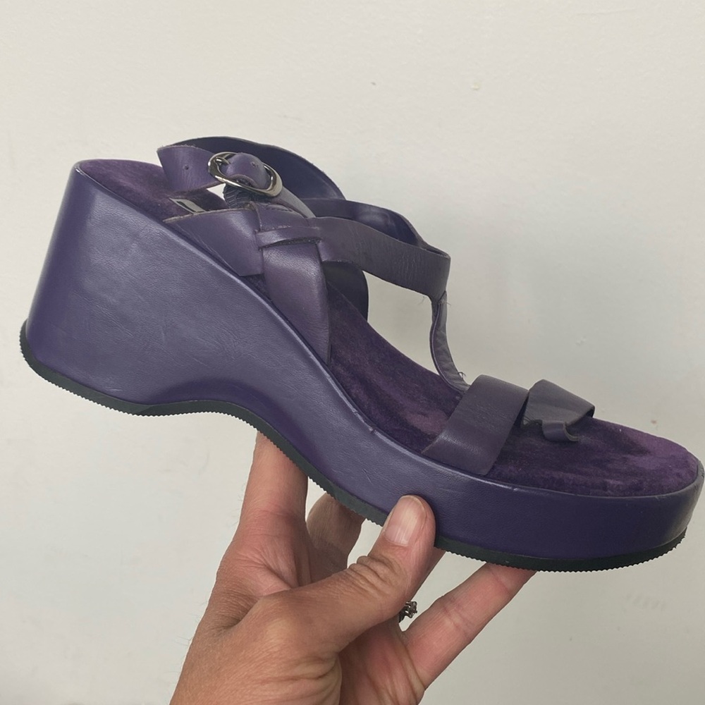 Vintage nine & company chunky platform wedge purple sandals